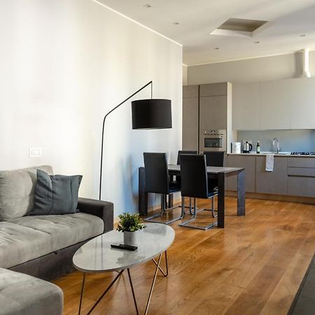 5 Min Duomo Luxury Home In Brera Design District Milan Bagian luar foto