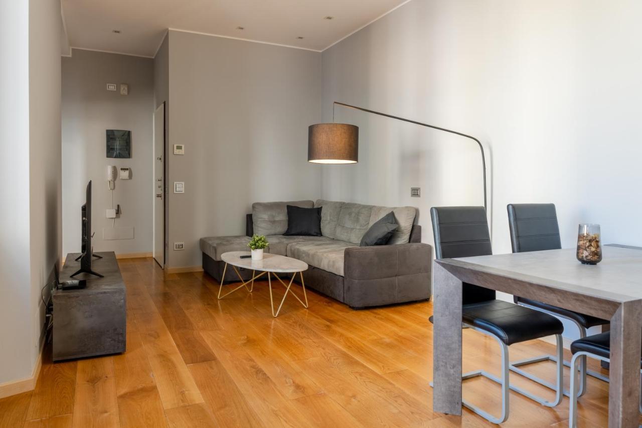 5 Min Duomo Luxury Home In Brera Design District Milan Bagian luar foto