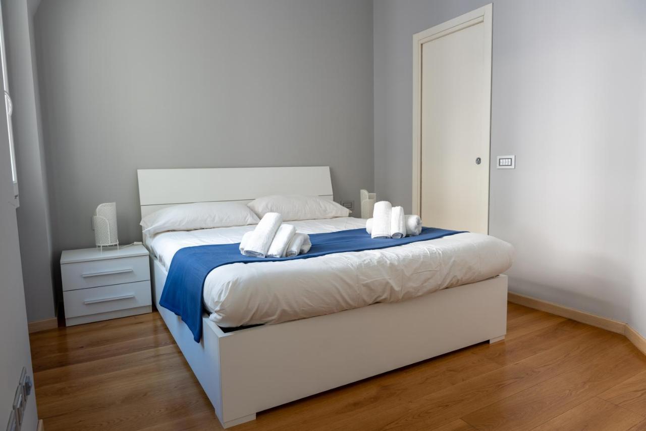 5 Min Duomo Luxury Home In Brera Design District Milan Bagian luar foto