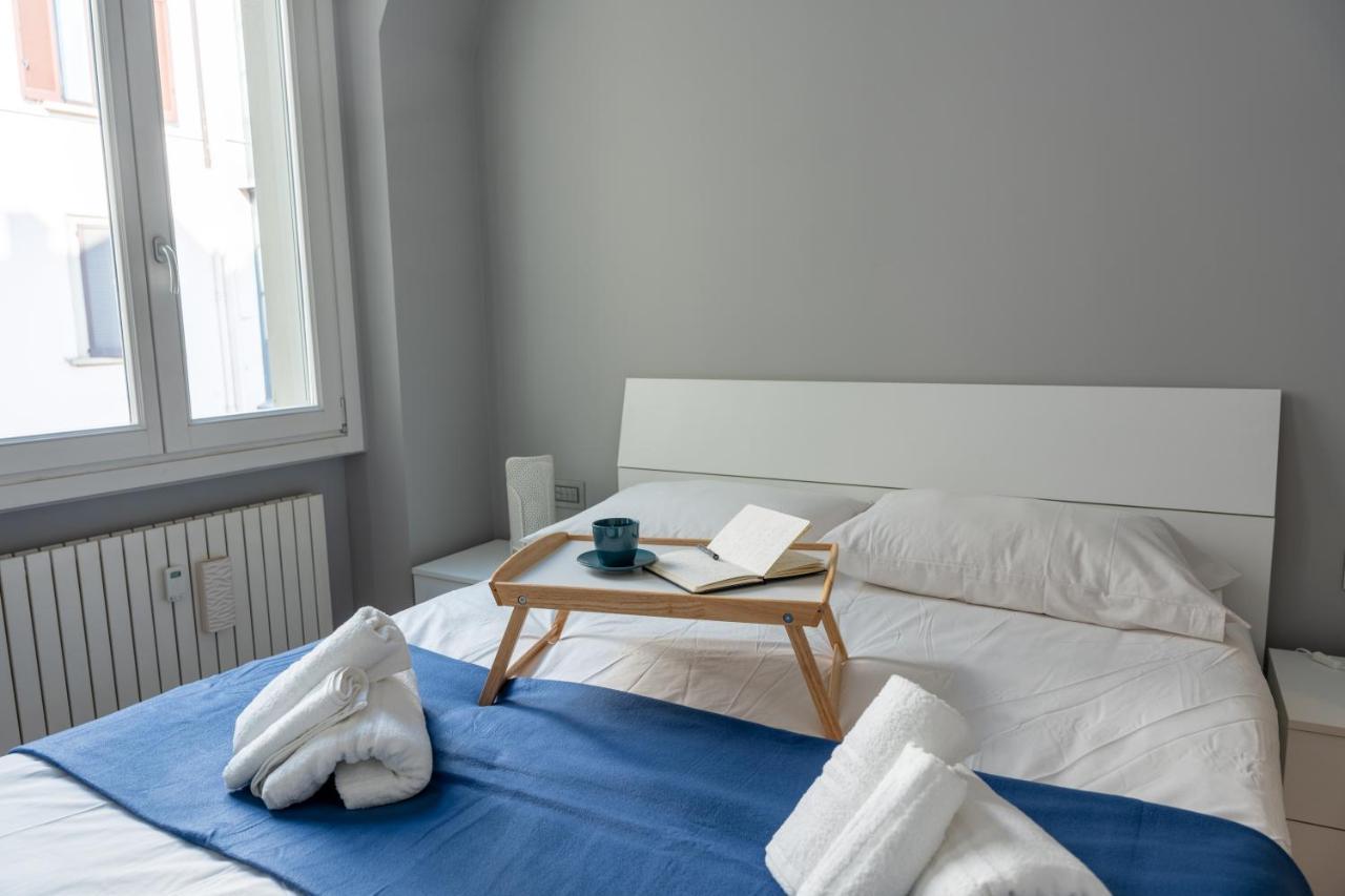 5 Min Duomo Luxury Home In Brera Design District Milan Bagian luar foto