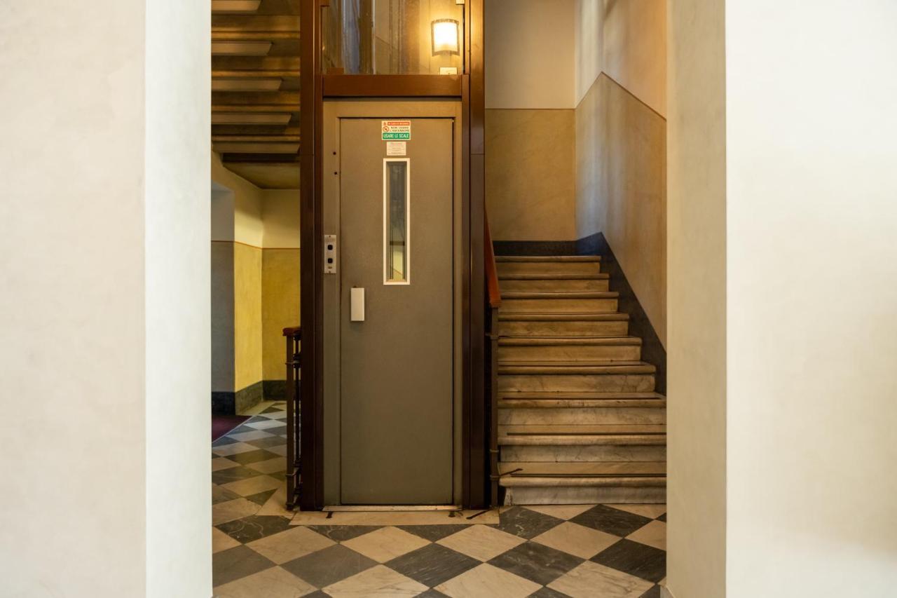 5 Min Duomo Luxury Home In Brera Design District Milan Bagian luar foto